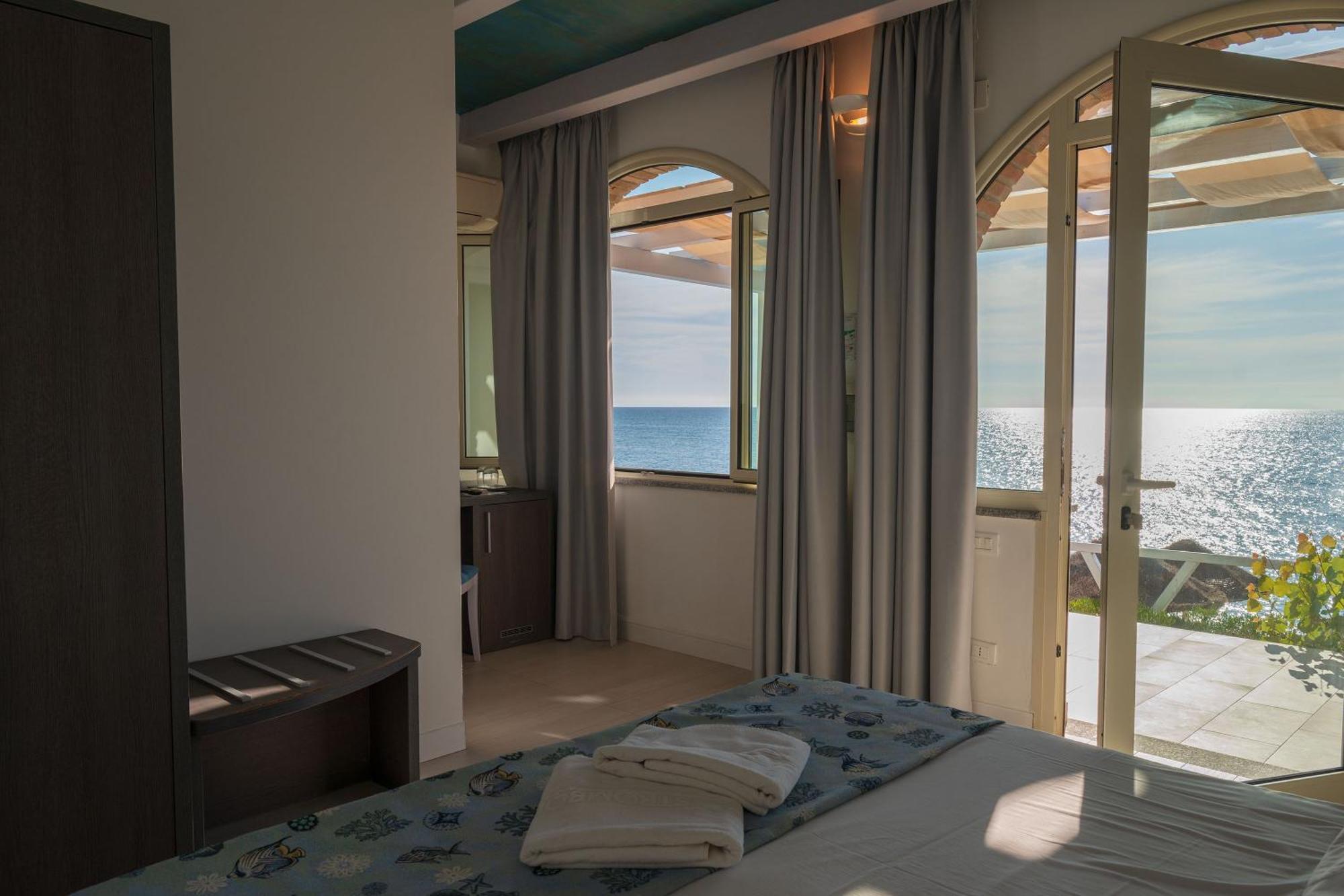 Stromboli Beach Tropea Санта Доменика Екстериор снимка